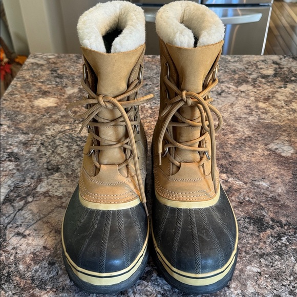 Sorel Caribou Tan and Black Winter Boots - Picture 6 of 8